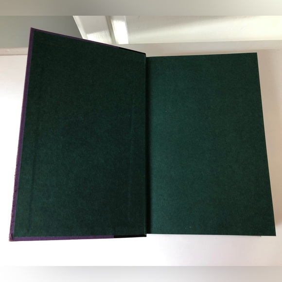 Twilight Saga Eclipse & Harry Potter Hardcover Books - Picture 12 of 15